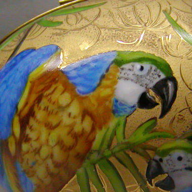 Parrot pair over gold 
