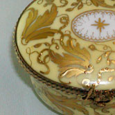 Gold leaves Sevres pattern